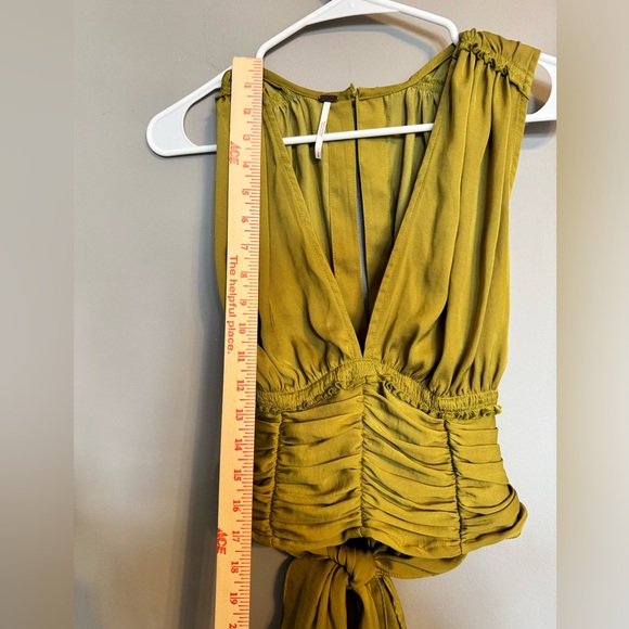 Free People Light Green Sleeveless Top Blouse with Elegant Detail Detail and Bow - Picture 5 of 13